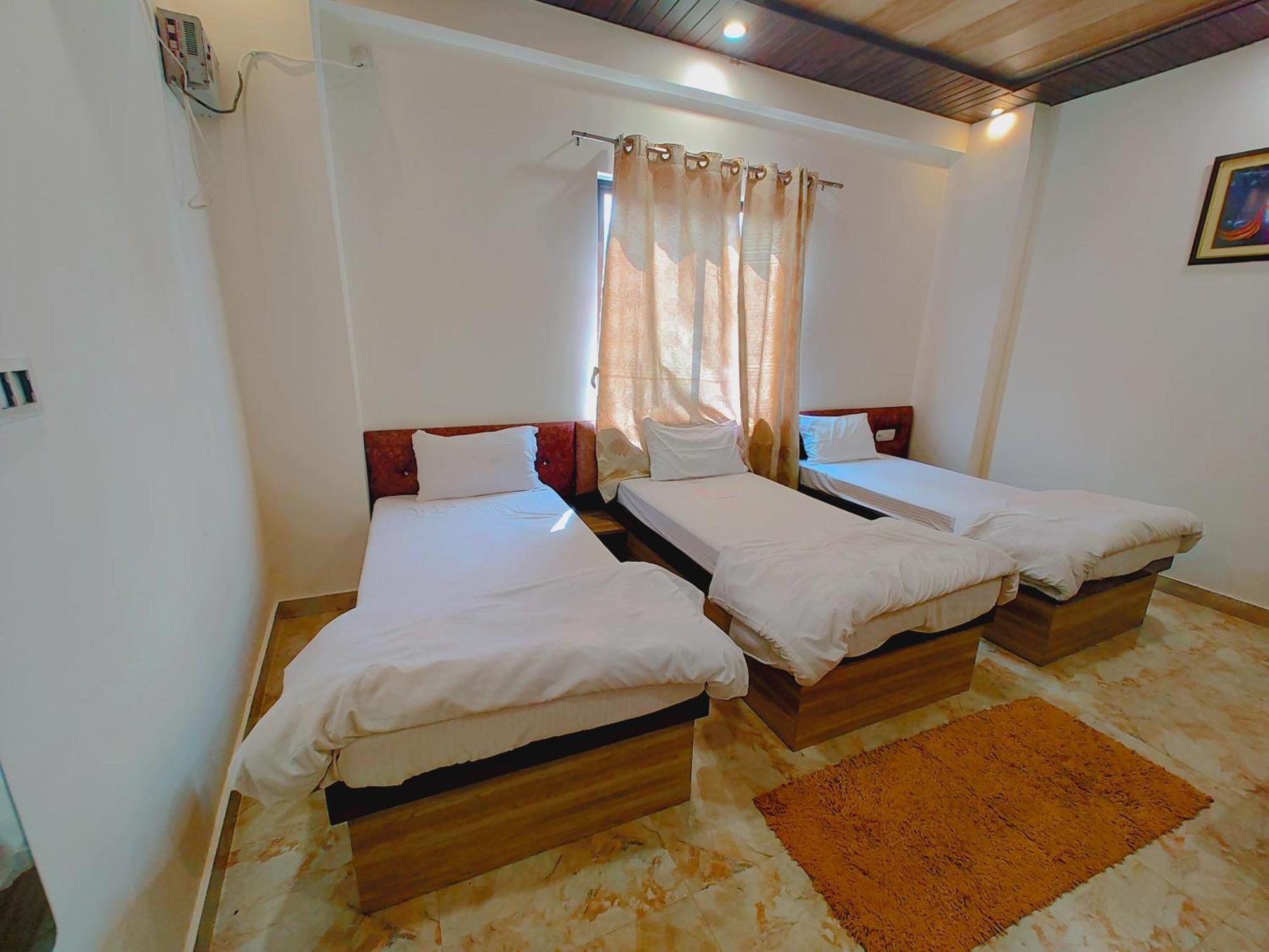 Elegance Hotel And Banquet Ayodhya Exterior photo