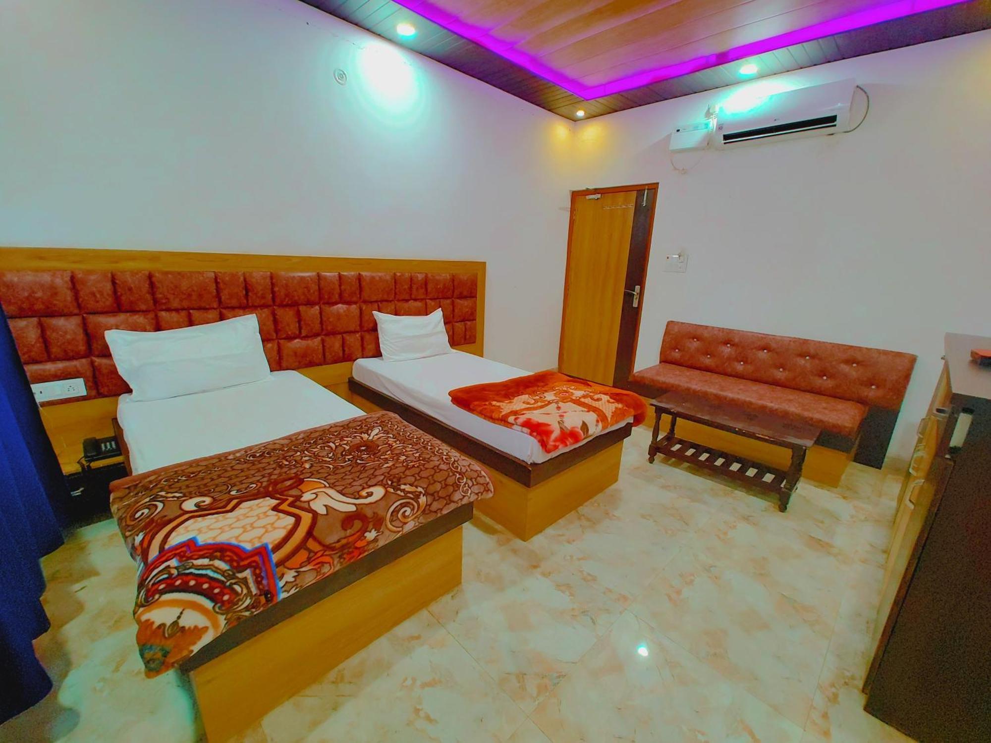 Elegance Hotel And Banquet Ayodhya Exterior photo