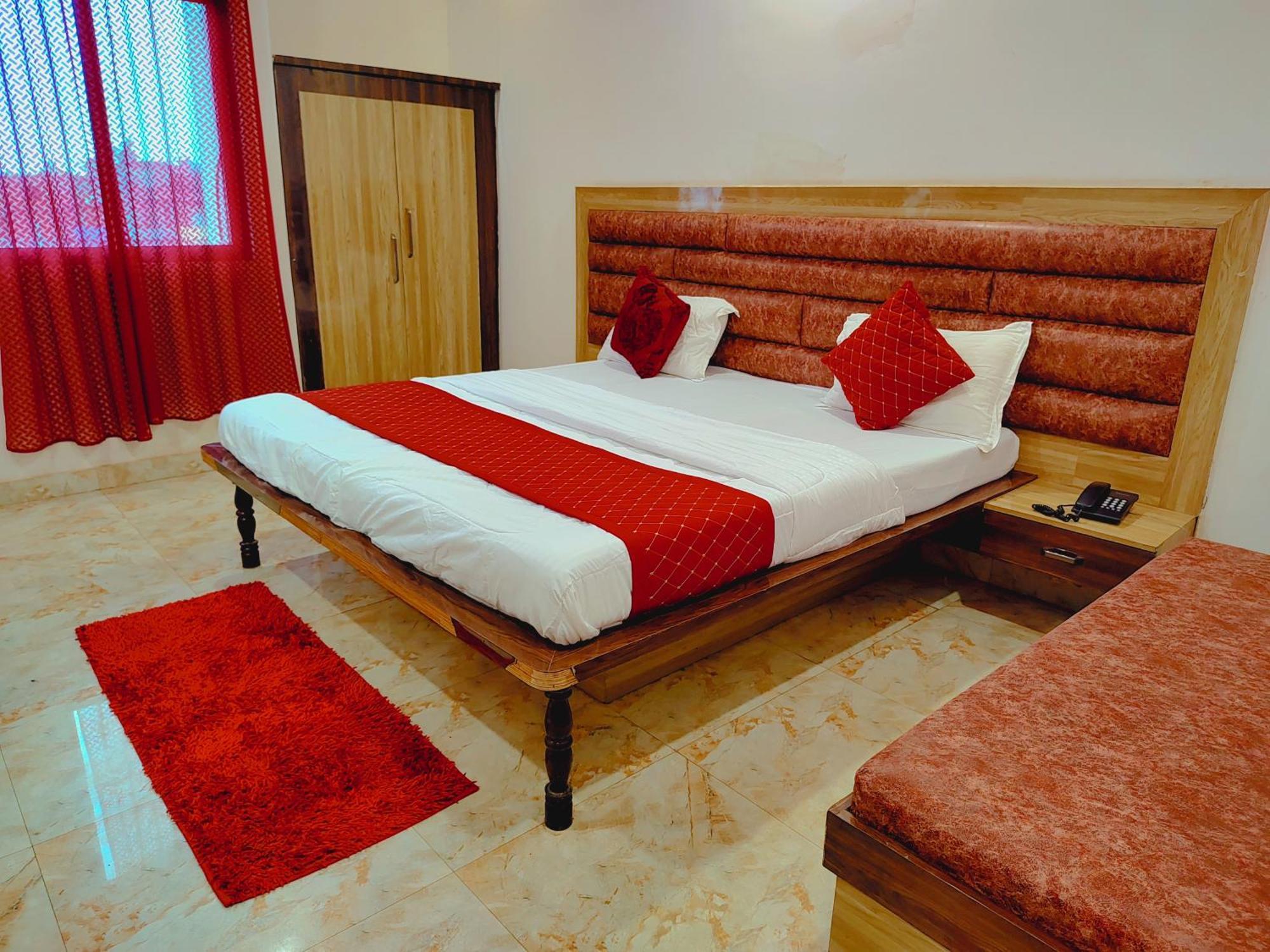 Elegance Hotel And Banquet Ayodhya Exterior photo