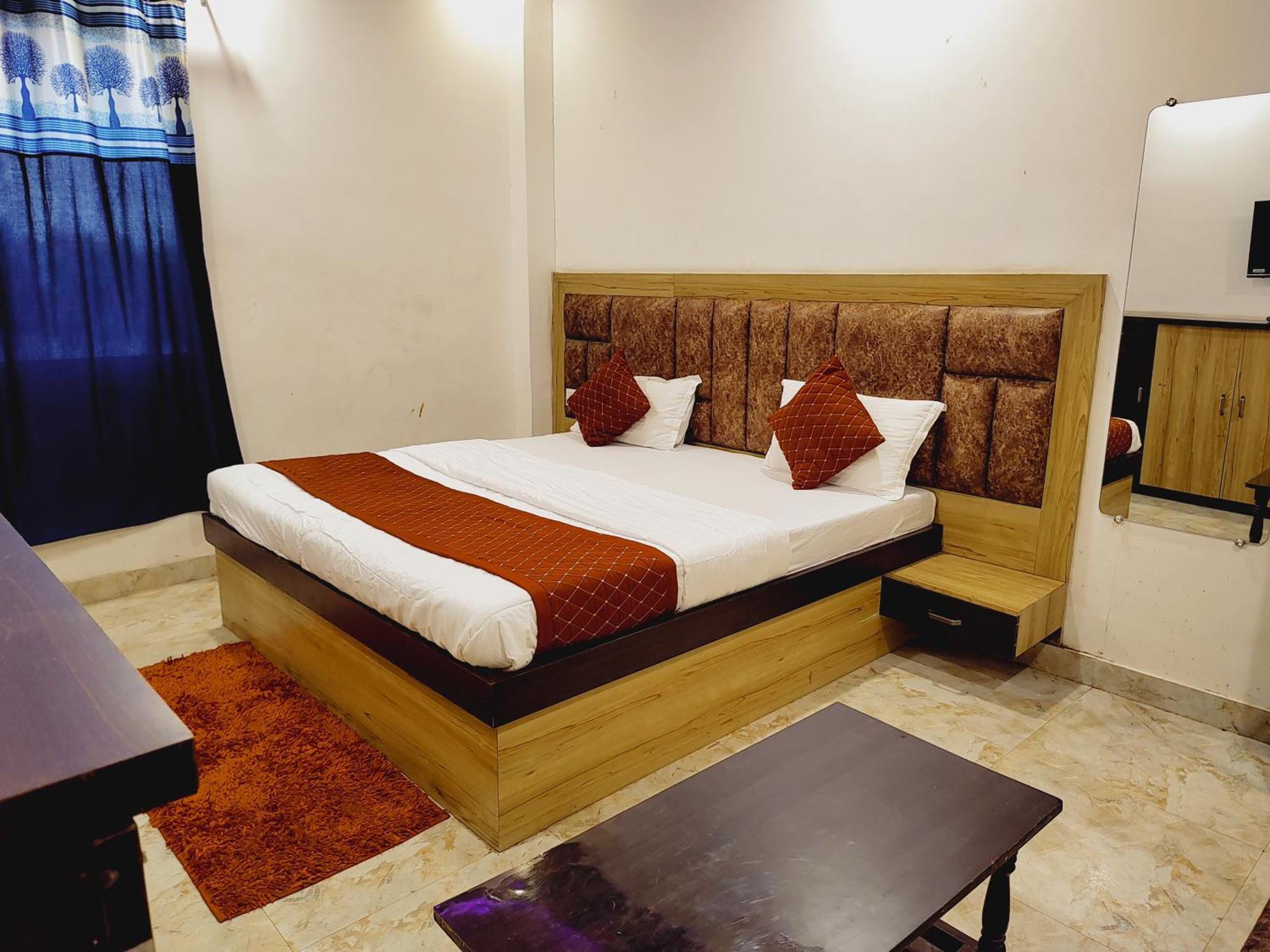 Elegance Hotel And Banquet Ayodhya Exterior photo